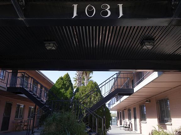 2nd image of 1031 N Holly Ave