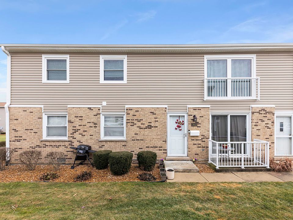 1st image of 7912 163rd Ct #7912
