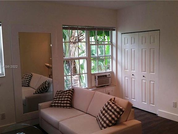 3rd image of 842 Meridian Ave APT 3B