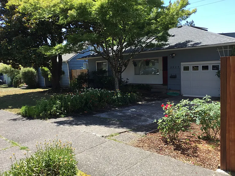 2920 Alder St — Photo 1