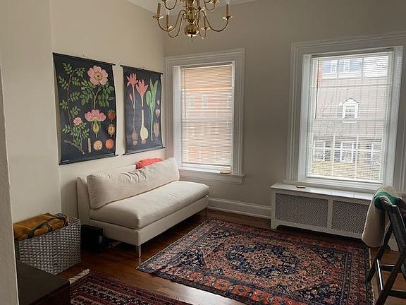 4th image of 117 S Royal St APT 300