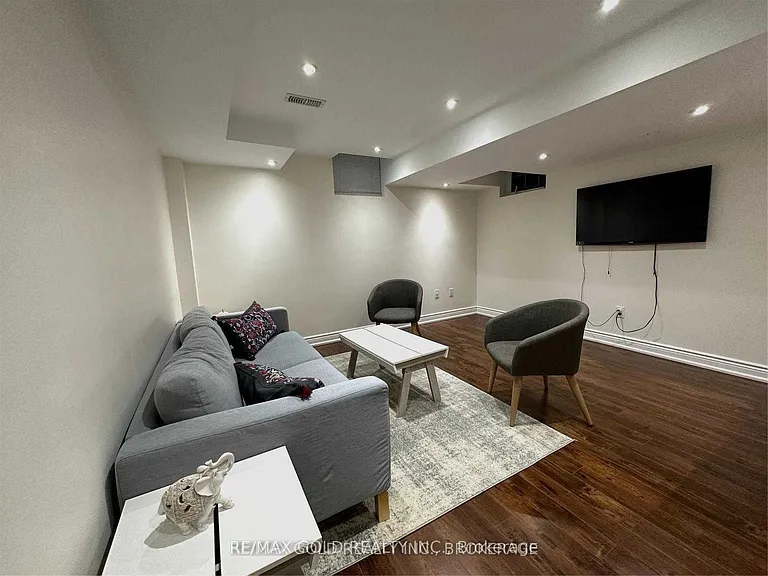 449 Meadowridge Ct #BASEMENT — Photo 3
