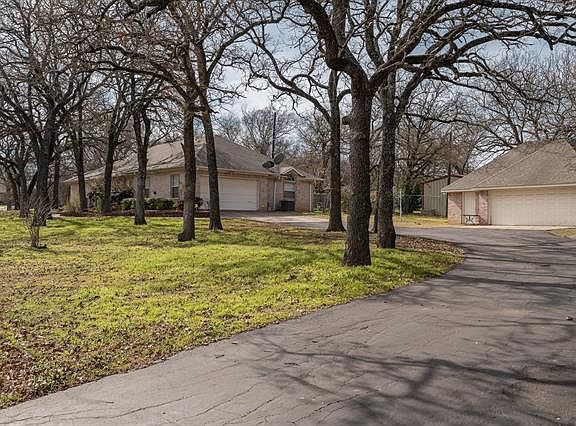 3rd image of 2240 S Burleson Blvd