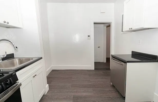 Rented by RealTegrity NY LLC | media 93