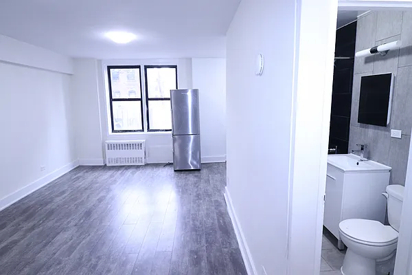 Rented by A&E Real Estate Management | media 17