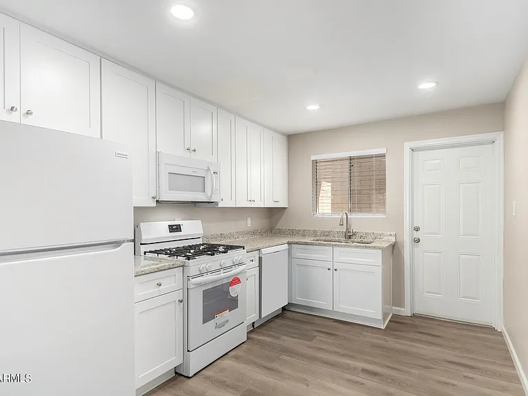 3646 E Glenrosa Ave #2 — Photo 5