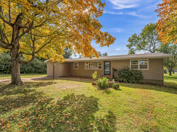 6 E Elm Street, Aurora, MO 65605