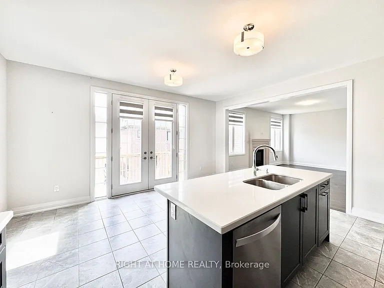 6 Sweet Cicely St — Photo 4