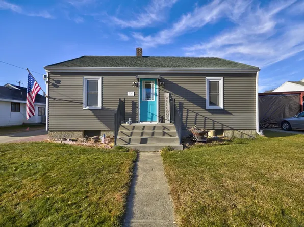 436 N Clark St, Powell, WY 82435