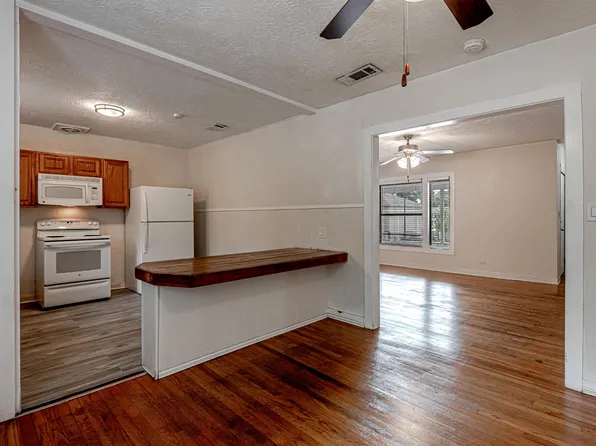 2538 Sycamore Ave, Huntsville, TX 77340