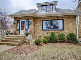 8103 Richmond Ct, Wauwatosa, WI 53213