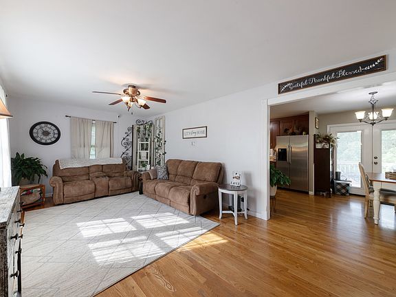 5th image of 133 Hillwood Dr