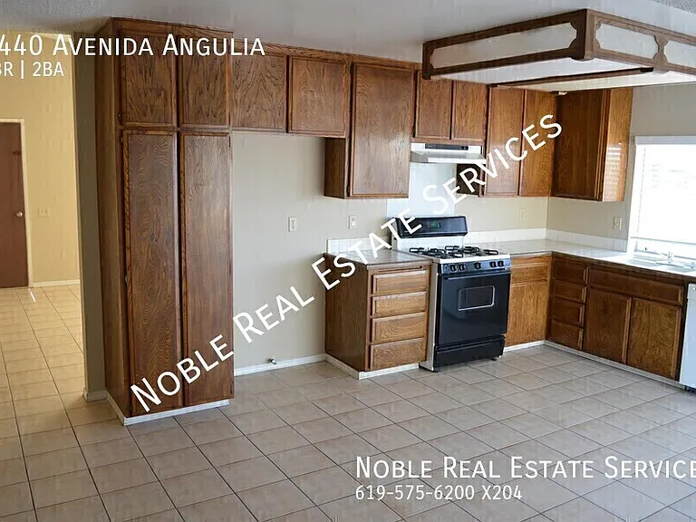 8440 Avenida Angulia — Photo 5