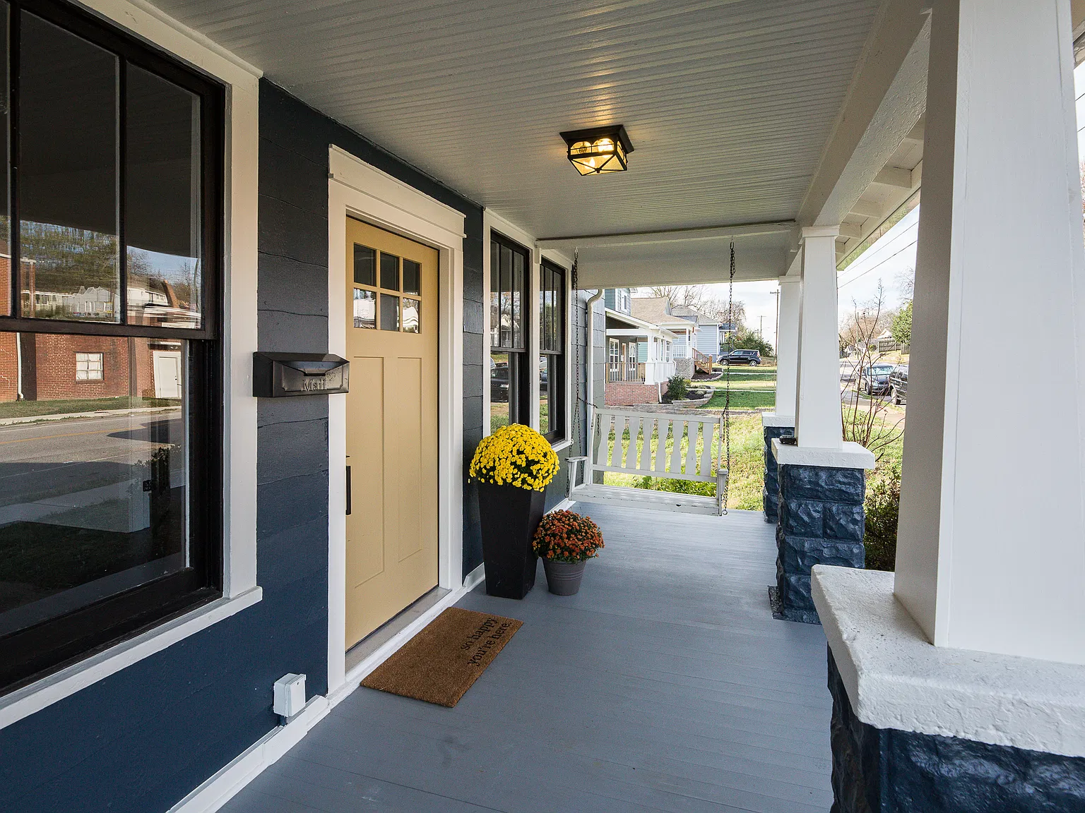 3 bed, 1300 sqft, $2,100 — Photo 4