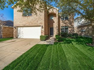 3833 Cedar Falls Dr, Fort Worth, TX 76244