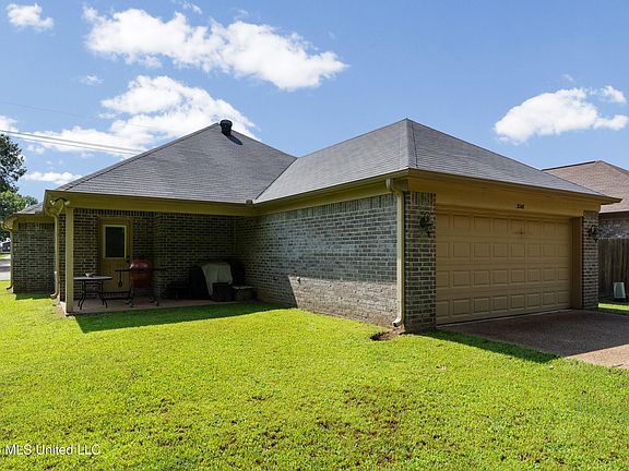 4th image of 3248 Magnolia Dr
