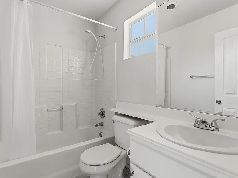 30845 Grenoble Ct — Photo 10