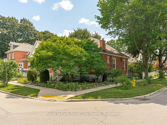 3rd image of 66 Raglan St