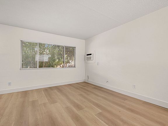 5th image of 4229 Boone Ln APT 6