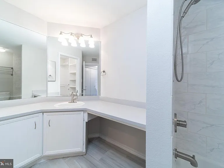 3920 Penderview Dr — Photo 6