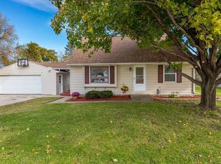 2321 Pinewood Rd SE, Rochester, MN 55904