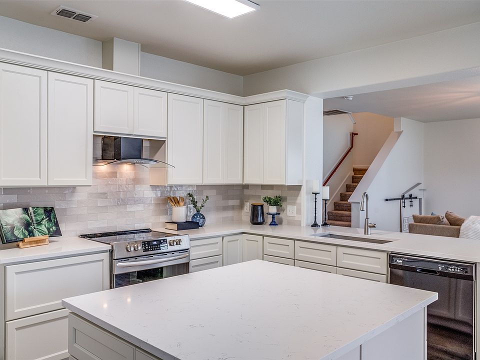 1st image of 1822 Clegg St