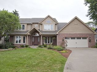 1388 Urban Dr, Darien, IL 60561