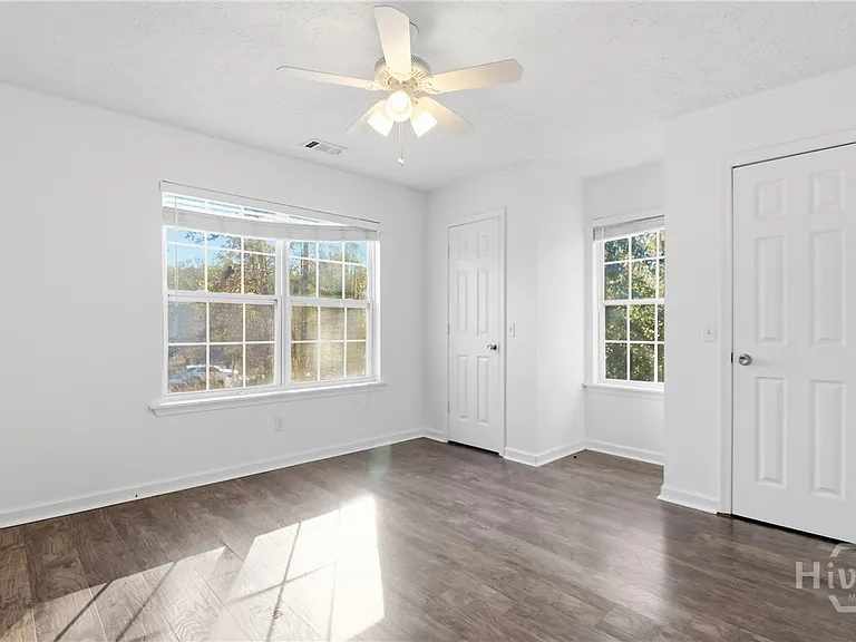 375 Pine Needle Dr — Photo 9