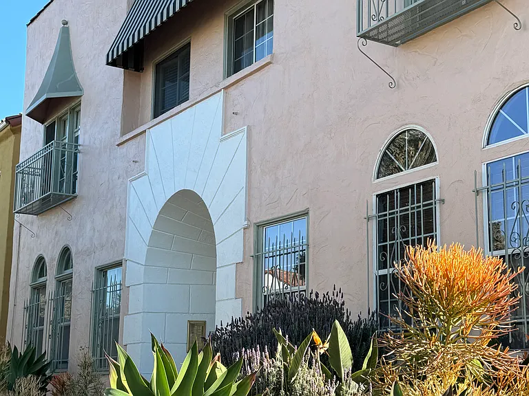 314 N Curson Ave #103 — Photo 2