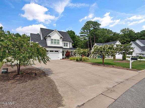 4th image of 3904 Redbay Lane N