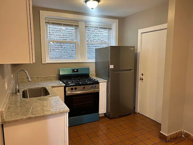 2035 N Kildare Ave #1W — Photo 6