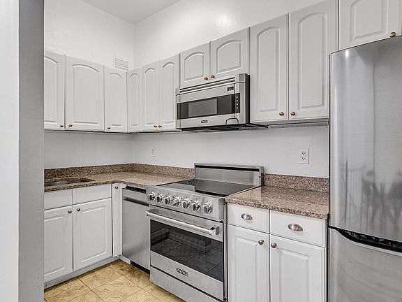 4th image of 425 W 24th St APT 1F