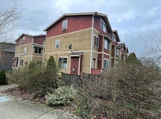 519 N 39th St, Seattle, WA 98103