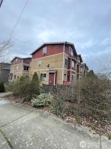 519 N 39th Street, Seattle, WA, 98103