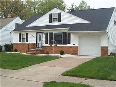 2nd image of 26261 Parklane Dr