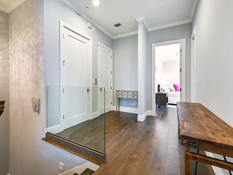 433 5th St S — Photo 23