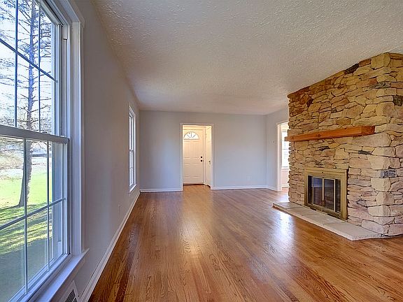 5th image of 7140 Walton Rd