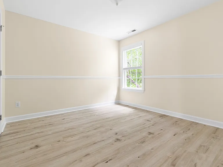 511 E Hatterleigh Ave — Photo 28