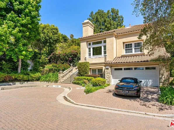 11829 Henley Ln, Los Angeles, CA 90077