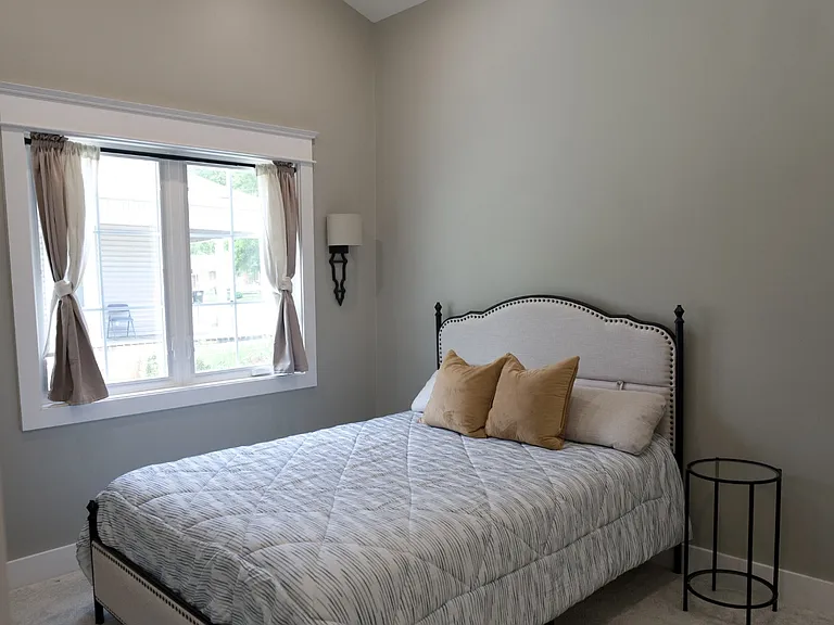 807 N Maple St — Photo 7