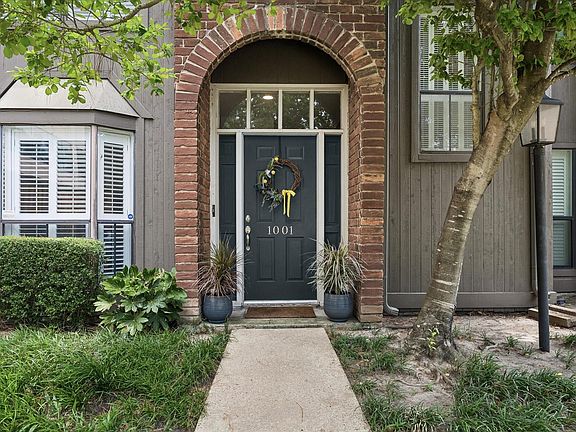 3rd image of 701 Bering Dr APT 1001