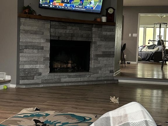 3rd image of 712 Kelley Dr