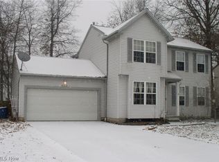 7051 Oak Tree Dr N, Lorain, OH 44053