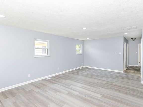3rd image of 9063 Ben Hur Ave