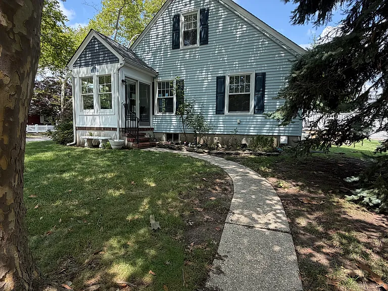 344 Cedar Ave — Photo 4