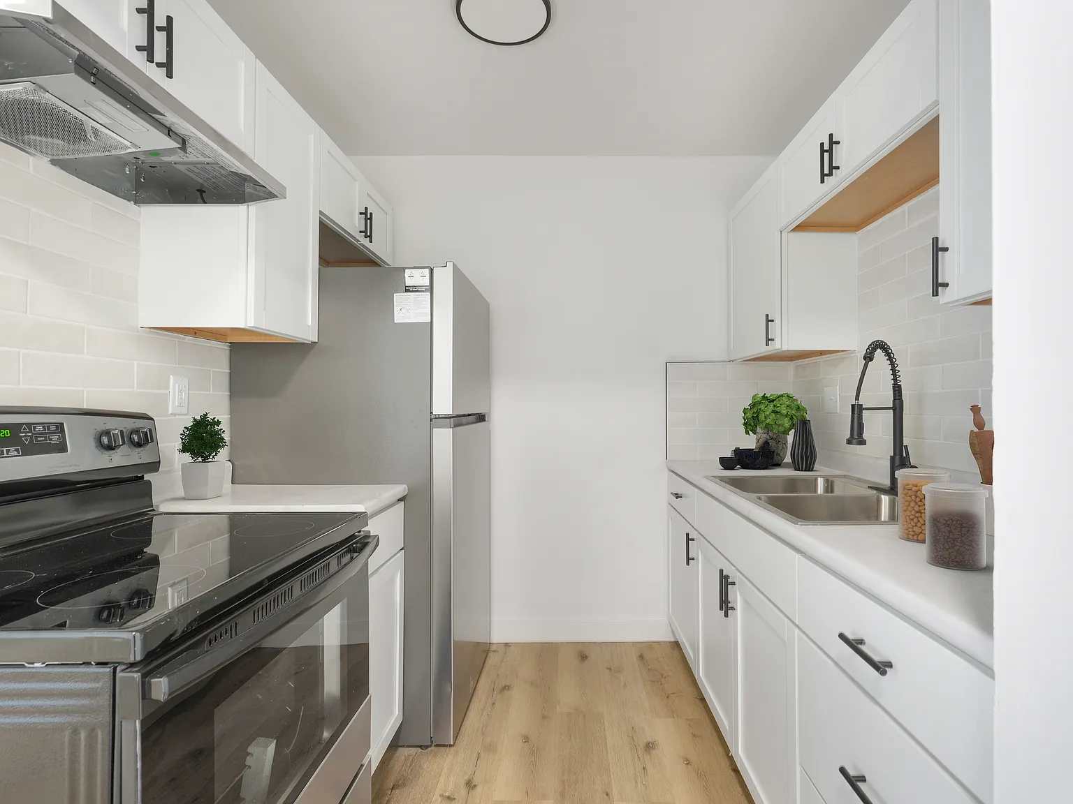 2 bed, 850 sqft, $1,050 — Photo 1