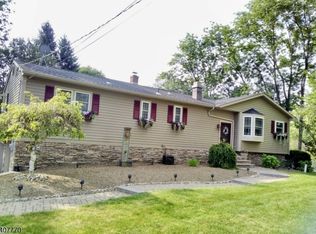 3 Birchwood Dr, Stockholm, NJ 07460