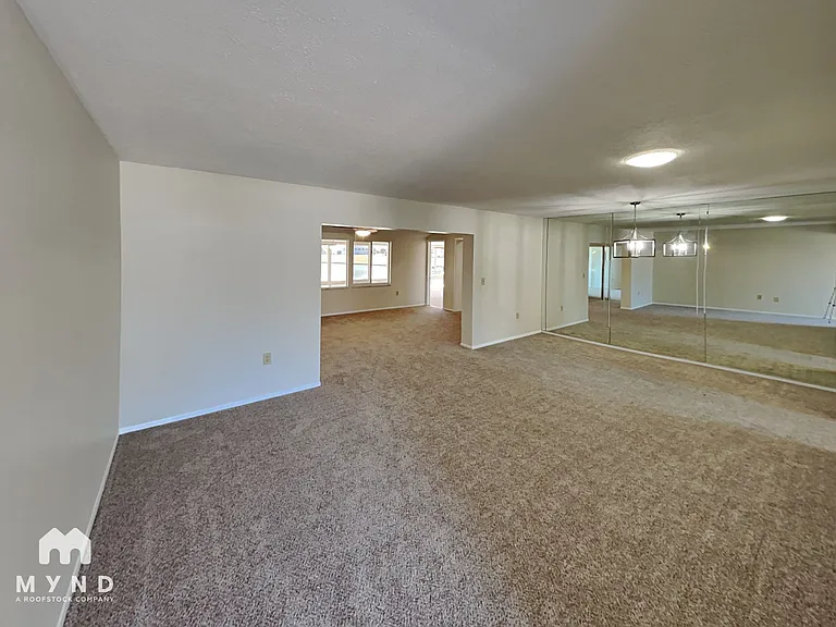 1511 W Del Webb Blvd — Photo 3