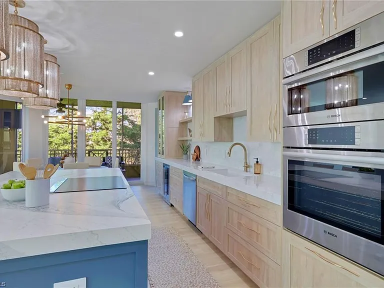 2728 Tiburon Blvd E #302 — Photo 3