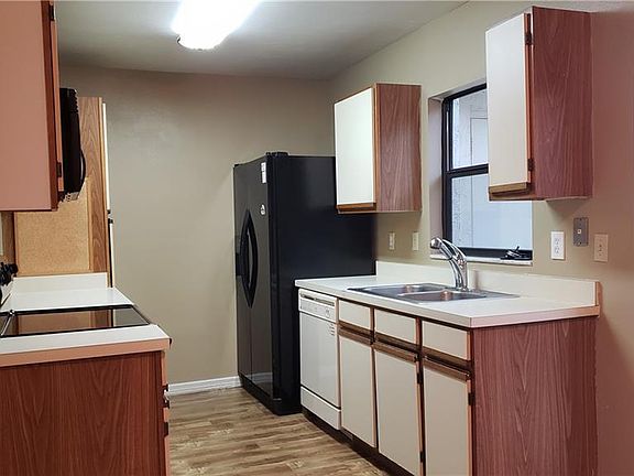 3rd image of 6299 Arlington Ct #212